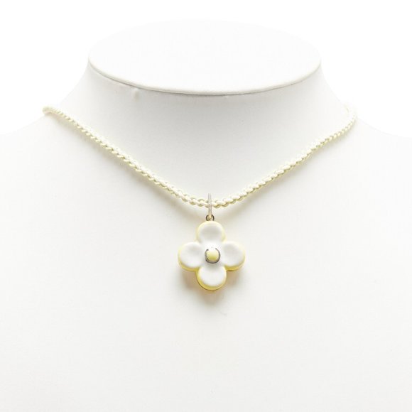 Louis Vuitton Collier Fleur Flower Motif Pendant Necklace/Choker in White and...